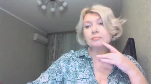 laramrs online show from October 7, 4:00 pm