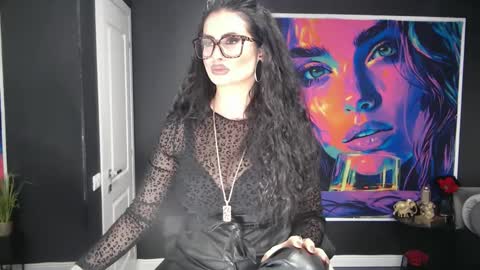 laras_moans online show from April 8, 9:33 am