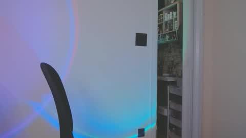 larawintersxxx online show from January 18, 8:49 pm