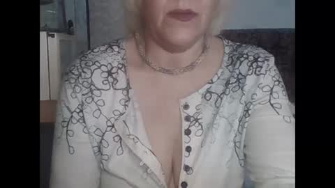 larisaq4ugo24 online show from March 9, 9:45 am