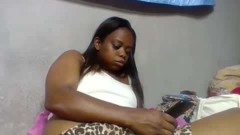 larissa645771 online show from May 9, 7:16 pm