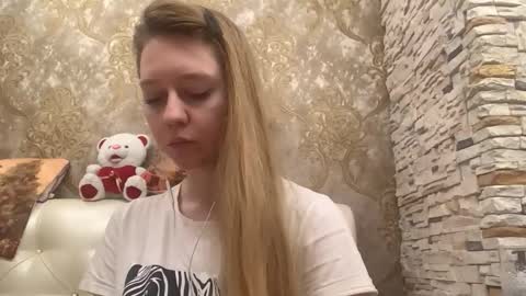 Amelia online show from March 15, 5:04 pm