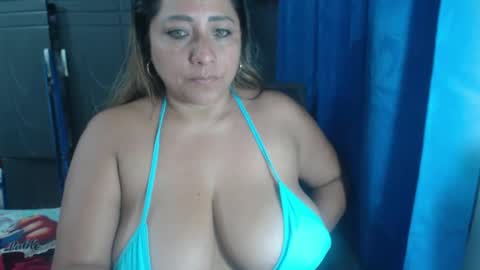 latin_big_boobs online show from November 26, 4:24 am