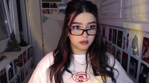 miiiiiiaaaa online show from January 7, 11:35 pm