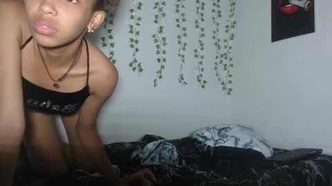 latinbaby_15 online show from December 23, 2:37 am