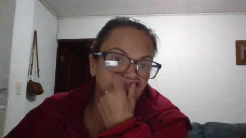 Laura online show from January 18, 1:35 am