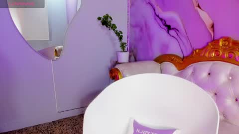 L A U R A   K I T T Y  online show from June 15, 10:59 am