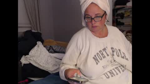 LauLauMa online show from October 13, 2:14 am