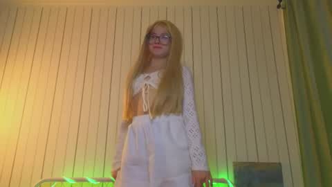 Kylie online show from November 25, 1:19 am