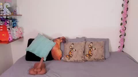 laura1__ online show from October 12, 11:07 pm