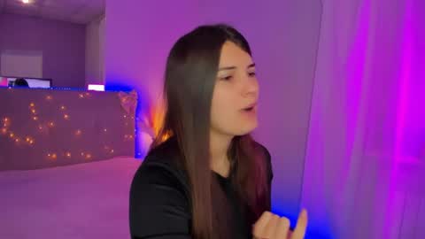 Laura online show from April 5, 5:06 am