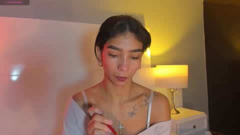 Laura online show from February 22, 1:01 pm