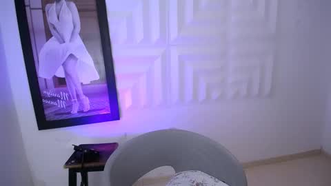 LAURA online show from September 27, 4:25 pm