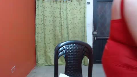 CALL ME LOVE  LAURA online show from January 7, 1:59 am