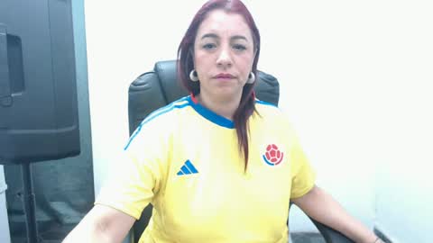 CALL ME LOVE  LAURA online show from June 18, 2:35 am