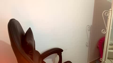 laura online show from September 17, 12:30 am