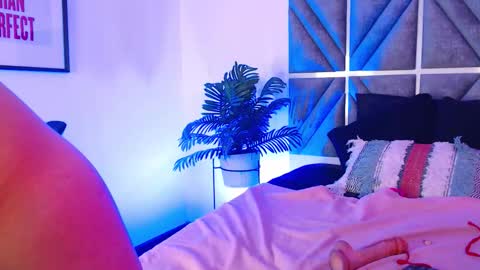 laura_dicardy online show from November 24, 7:38 pm