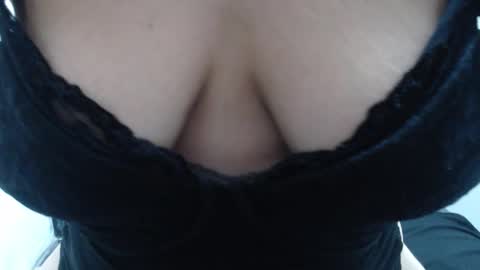  Laura  online show from February 18, 3:44 pm