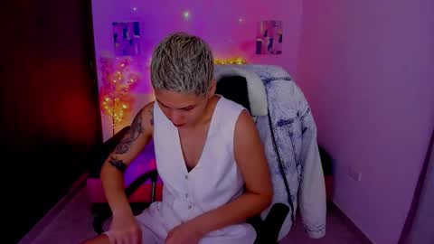 Laura Rose online show from October 4, 10:58 pm