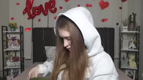 LauraHlot online show from February 1, 8:29 pm