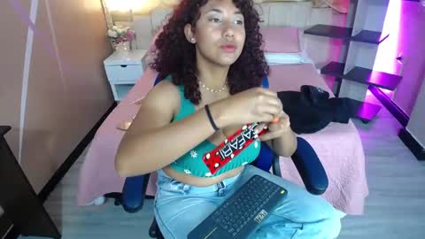 lauraltt online show from December 2, 12:39 pm