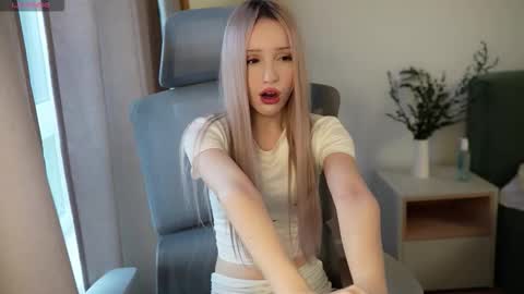 Laura online show from October 24, 9:16 am