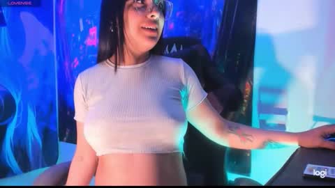 lauraohana online show from December 5, 10:16 am