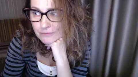 Lauraoven1 online show from November 29, 3:38 pm