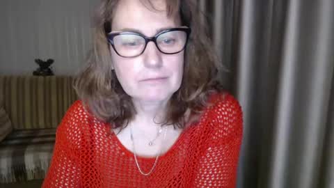 Lauraoven1 online show from March 2, 6:03 pm