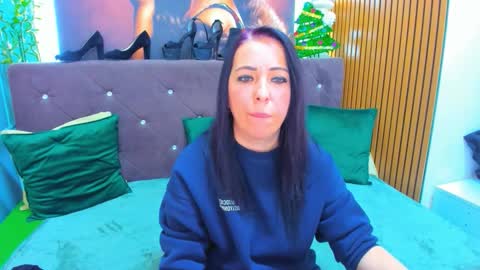 Laura online show from January 5, 7:06 pm