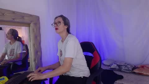 Laura Sofia online show from April 11, 5:57 am