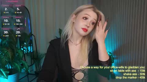  Laura  online show from September 19, 6:56 am