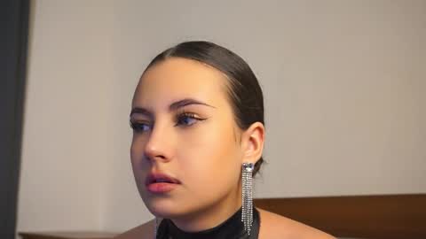 Monica online show from December 3, 9:11 am