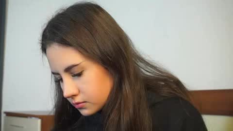 Monica online show from November 30, 9:24 am