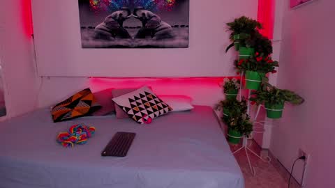 laurem_emy online show from December 4, 3:15 am