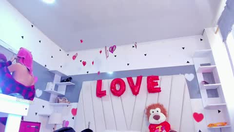 Laurem online show from March 1, 1:29 pm