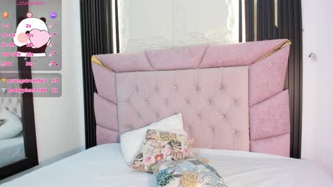 Laurem online show from January 31, 7:08 pm