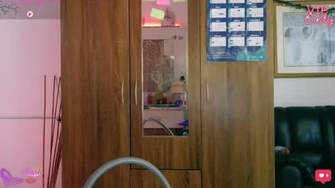 Lauren online show from March 5, 4:36 pm