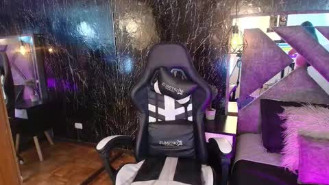 LaurenHazel  online show from November 18, 7:37 pm