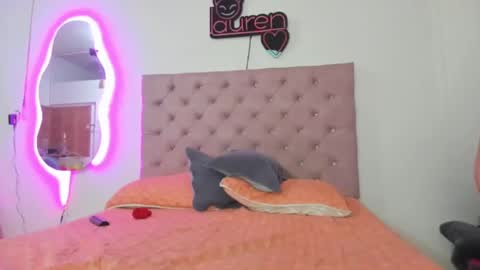 laurenlaine online show from February 22, 3:10 pm