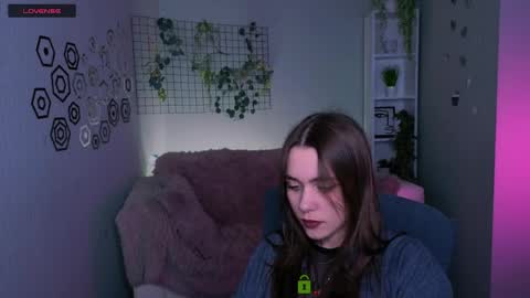 Laure online show from April 5, 5:45 pm