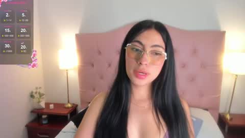 laurenn_smitth online show from March 11, 12:50 pm