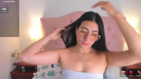 laurenn_smitth online show from February 4, 12:33 pm
