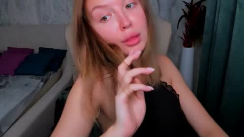 laurennhill online show from September 16, 12:51 am