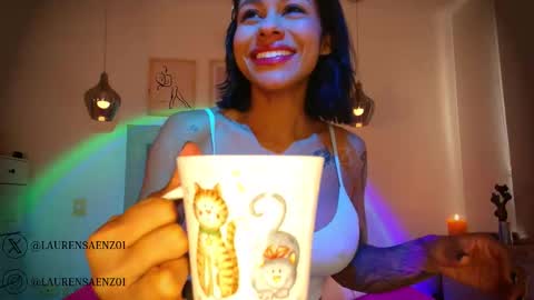 Lauren Saenz online show from October 16, 12:30 pm