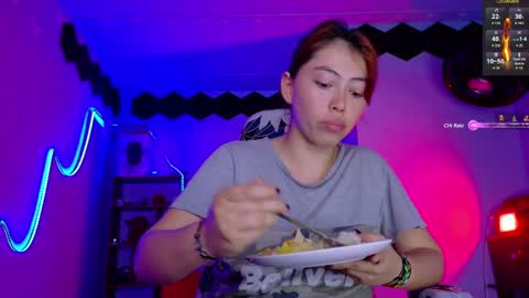 ANA LAURA online show from February 17, 9:10 pm