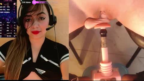 lauriss_ online show from July 25, 5:31 pm