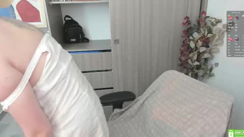 Lauryn online show from February 21, 8:09 pm