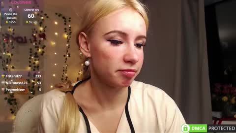 Mia online show from September 15, 6:59 pm