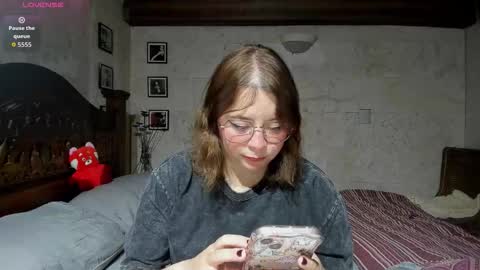 laylaah online show from February 2, 12:53 am